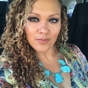 Meet your Posher, Nakia